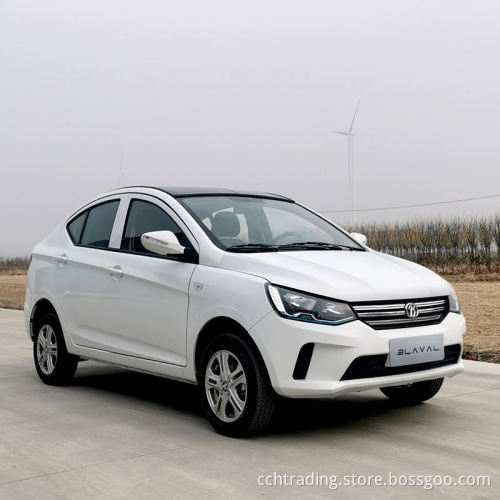 في المخزون EV Car بطارية الليثيوم سيارة كهربائية /سيارة كهربائية S8 التحمل 700 كم سيارات الطاقة الجديدة سيارات الطاقة الشمسية